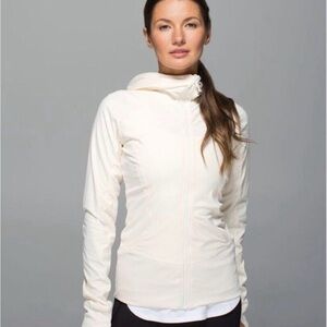 Lululemon In Flux Jacket SIZE 8 Cream Off White Luon Swift Lightweight Thumbhole